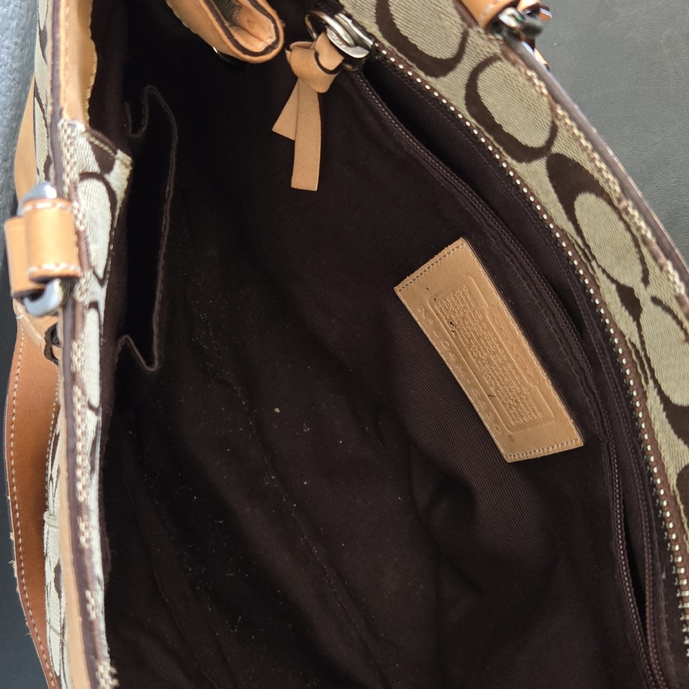 Brown Signature Tote Bag - Picture 3 of 3